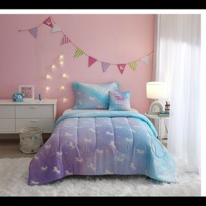 New Twin 5 Piece Unicorn Glow-in-the-Dark Comforter Set